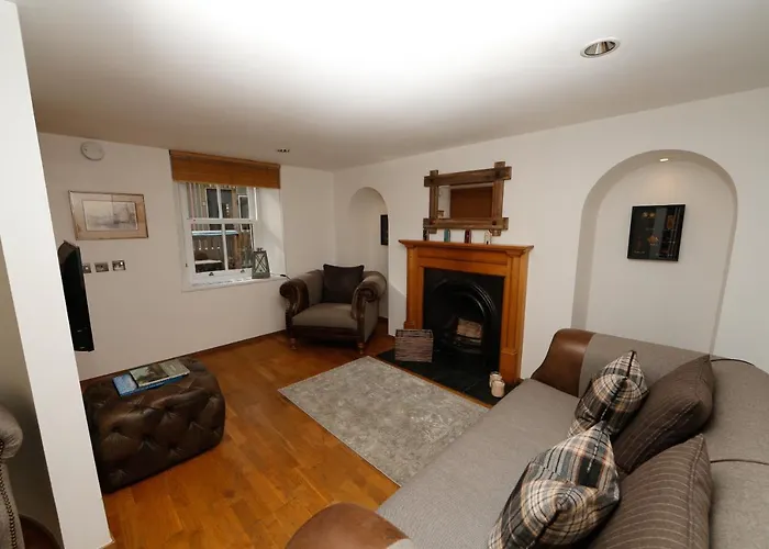 Unique 2 Bedroom Cottage In Fittie