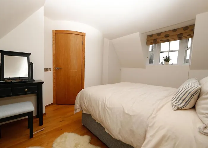 Unique 2 Bedroom Cottage In Fittie