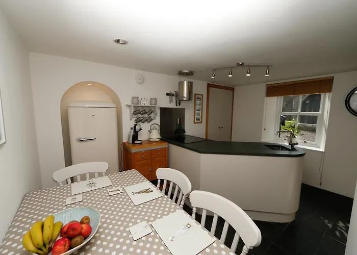 Unique 2 Bedroom Cottage In Fittie